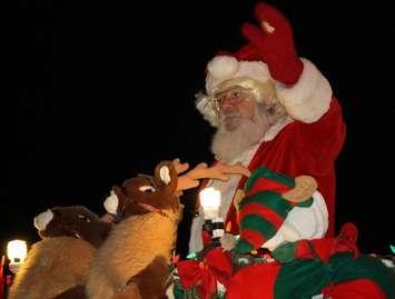 Santa Claus Parade (BlackburnNews.com photo by Dave Dentinger)