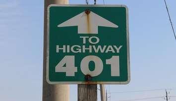 Stock photo of a Hwy. 401 sign. (Photo by Mike Vlasveld)
