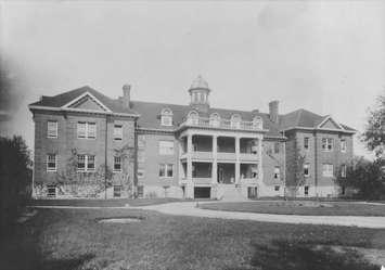 Photo of the Mohawk Institute residential school courtesy of Canada. Dept. of Interior / Library and Archives Canada / PA-043613
