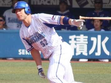 Photo of Jamie Romak playing for the Yokohama DeNA BayStars of the Nippon Professional Baseball Organization. Photo by ぽこ太郎 and licensed under CC BY-SA 4.0