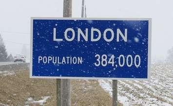 City of London population sign. (File photo by Miranda Chant, Blackburn News)