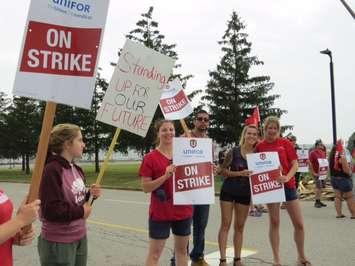 Striking workers in front of the CAMI Assembly Plant in Ingersoll, September 18, 2017. (Photo by Miranda Chant. BlackburnNews.com)
