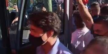 Liberal Leader Justin Trudeau boarding a bus in London, September 6, 2021. Photo from Twitter