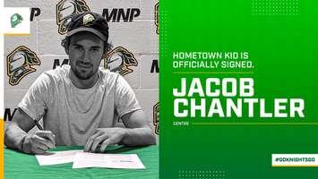 Jacob Chantler signs with the London Knights, September 8, 2021. Photo provided by London Knights/OHL.